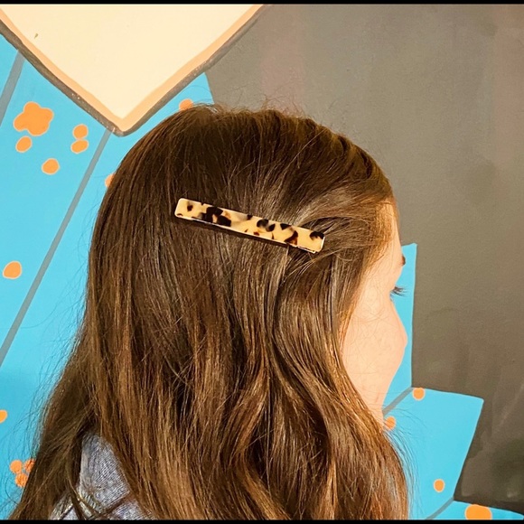 NEW - Slim Tortoise Hair Clip Set -Brand New - Picture 3 of 4